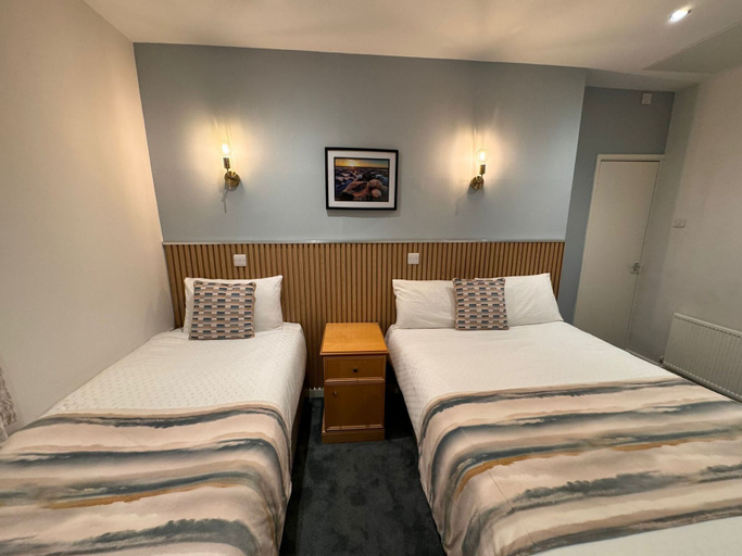 Bedroom 2, The Balmoral Hotel, Blackpool