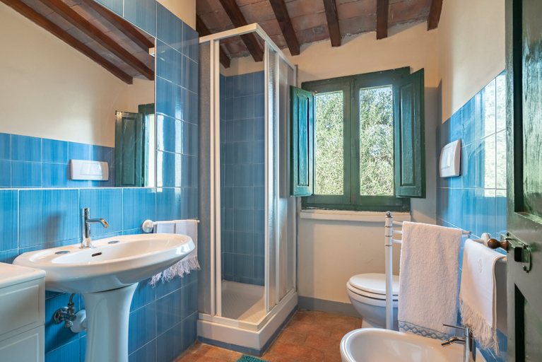 Bathroom 3, Agriturismo Bio Fattoria Bacio, Florence