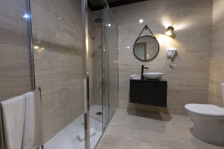 Bathroom 2, Hotel América, Porto