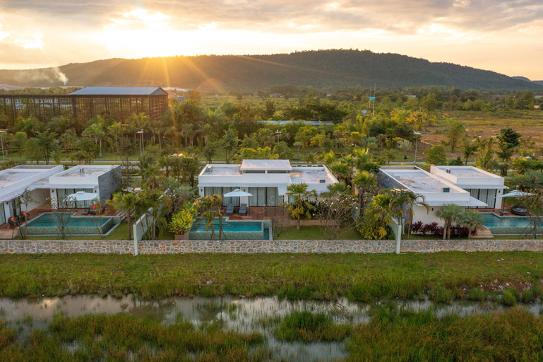 Exterior & Views 2, Wonderland Suites and Resort, Prey Nob