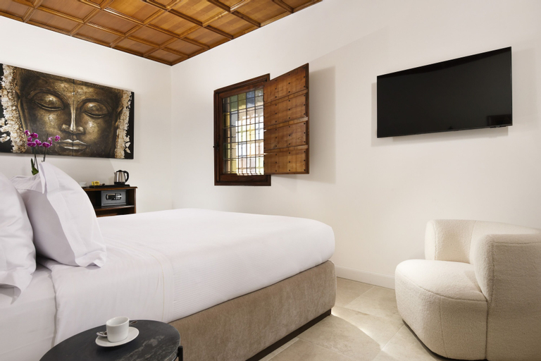 Bedroom 1, Torre delle Cornacchie, Rome