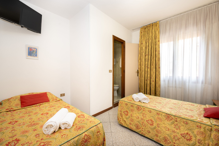 Bedroom 5, CAMELIA ROOMS VENICE GUESTHOUSE, Venezia