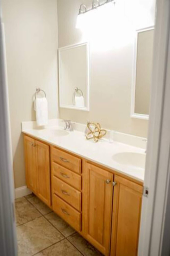 Bathroom 3, Unit C, Jackson
