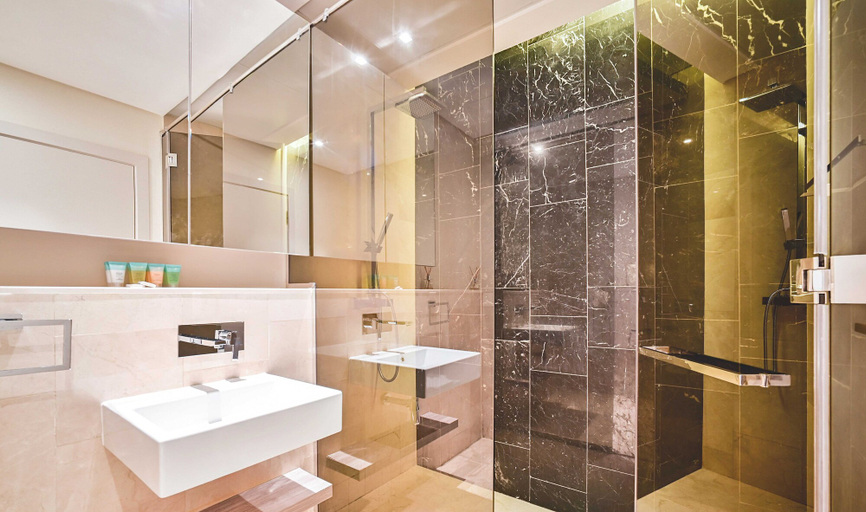 Bathroom 5, LUX The Elegant Palm Beach Suite, Dubai