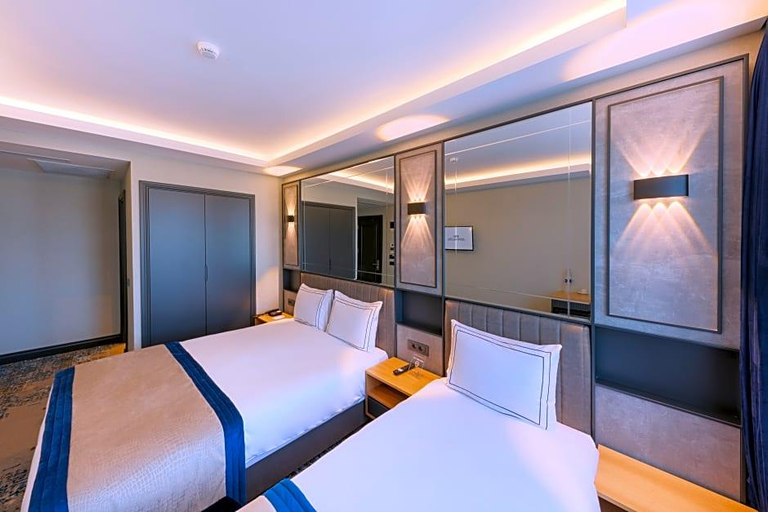 Bedroom 2, Taksim Pera Orient Hotel, Beyoğlu