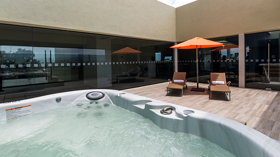 Sport & Beauty 3, Holiday Inn Express MEXICO AEROPUERTO by IHG, Mexico City