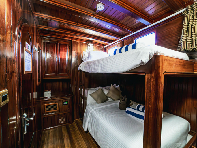 Bedroom 2, Akoya Pearl