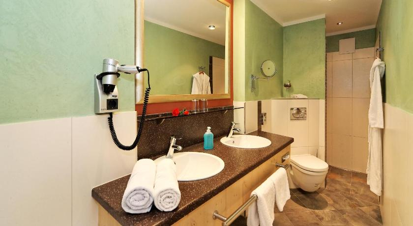 Bedroom 3, Hotel-Restaurant Fruchtl, Cham
