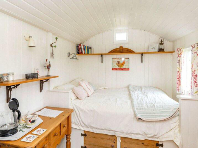 Bedroom 2, The Shepherds Hut, Northumberland