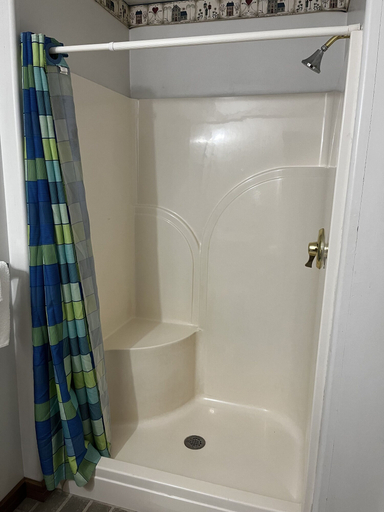 Bathroom 3, Grand Howell Inn, Livingston