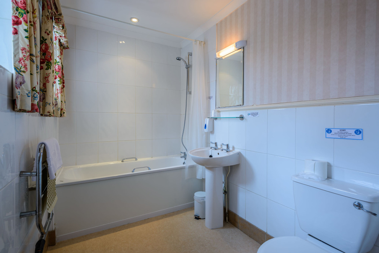 Bathroom 4, Russell Hotel, Dorset
