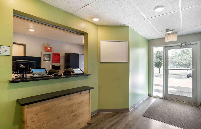 Public Area 2, Extended Stay America Select Suites - Pensacola - Northeast, Escambia