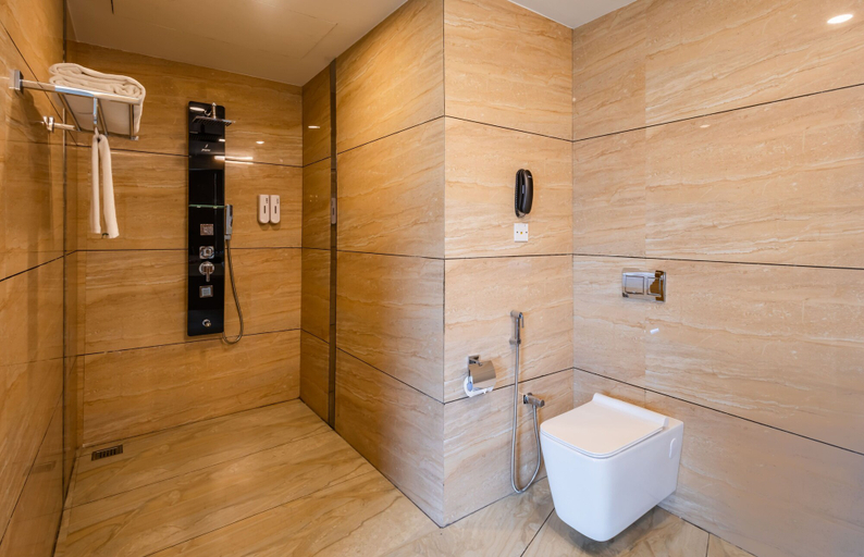 Bathroom 5, Fezinn Hotel, Kozhikode