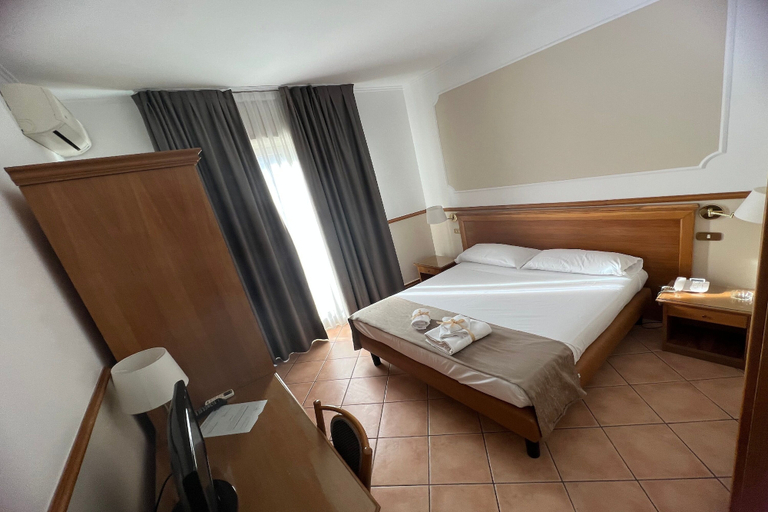 Bedroom 4, Hotel Leopardi, Napoli