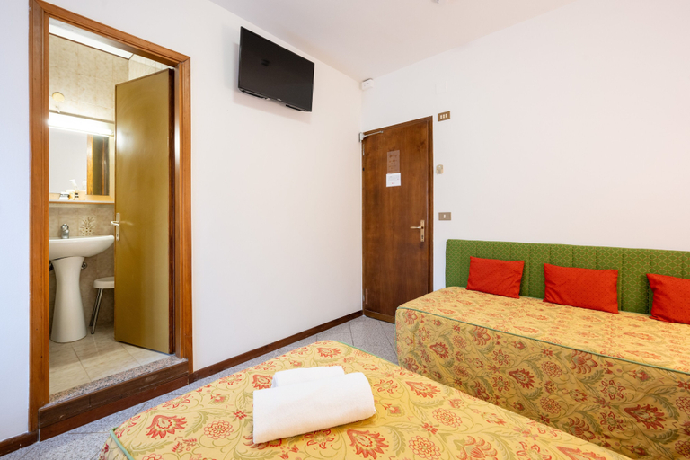 Bedroom 3, CAMELIA ROOMS VENICE GUESTHOUSE, Venezia