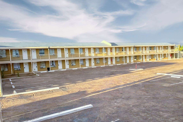 Exterior & Views 2, Super 8 by Wyndham Blythe, Riverside