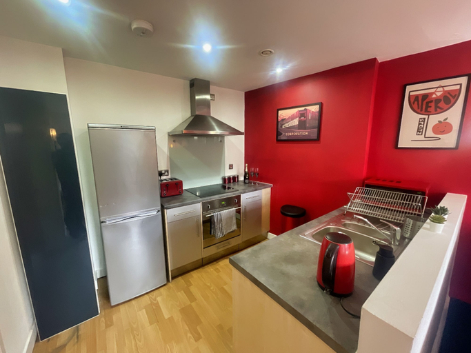 Others 5, Modern 1BR City Centre Apartment, Sheffield