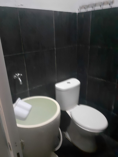 Bathroom, Swiki Home, Banyuwangi