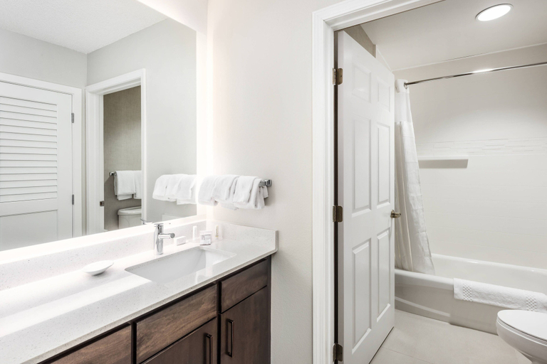 Bathroom 5, Residence Inn by Marriott Springfield, Greene