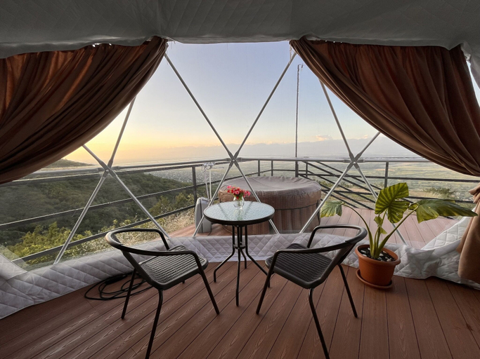 Room 2, Signagi Glamping, Signagi
