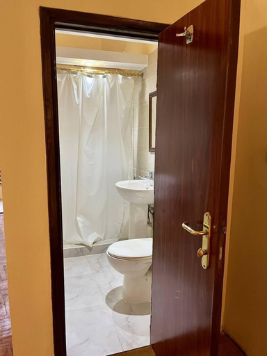 Bathroom 4, Philo Hotel, Qasr an-Nil