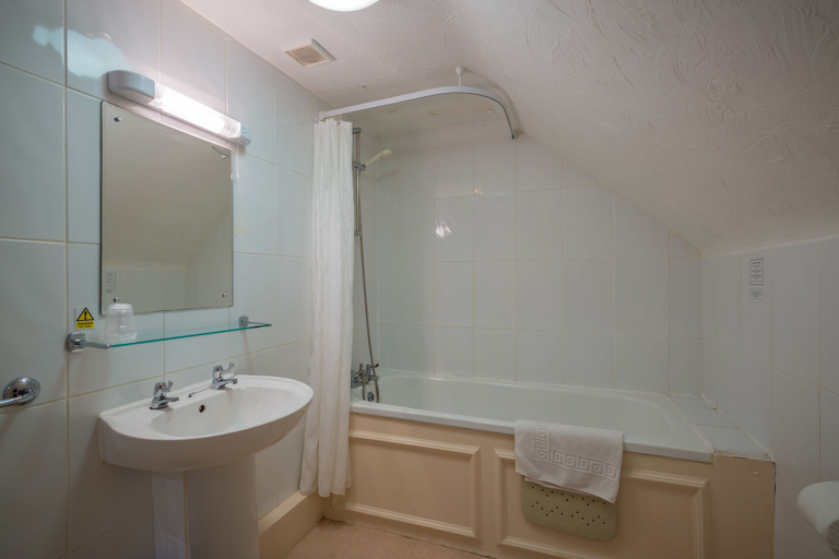 Bathroom 4, Hotel Prince Regent, Dorset