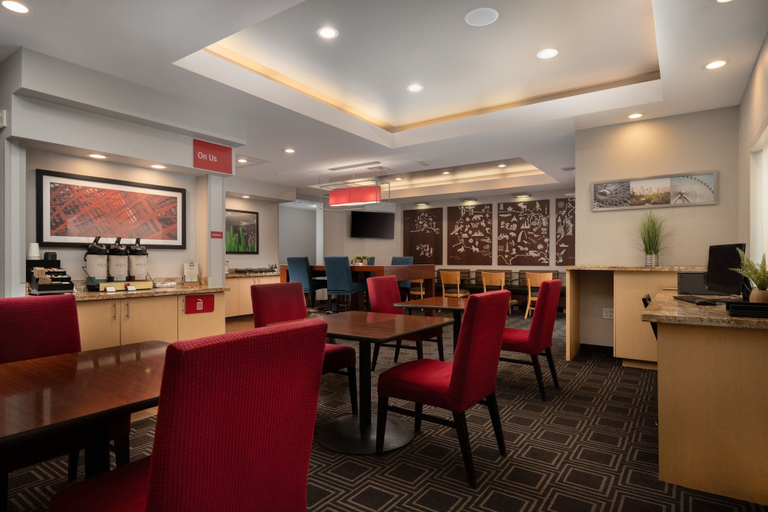 Food & Drinks 5, Towneplace Suites by Marriott Houston Westchase, Houston