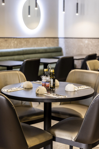 Food & Drinks 5, The Londoner Hotel St. Julians, St Julian's