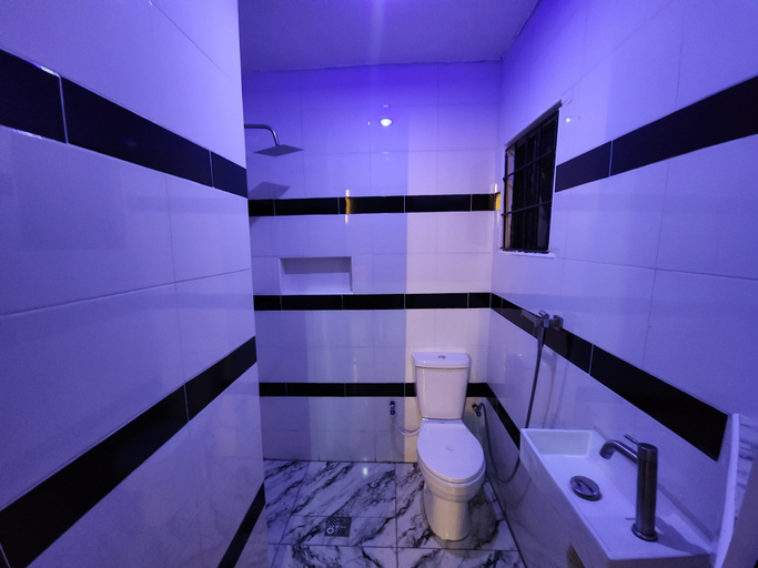 Bathroom 3, The Milton Apartment, Kosofe