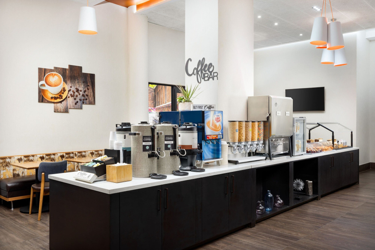 Food & Drinks 5, SpringHill Suites by Marriott New York Manhattan/Times Square South, New York