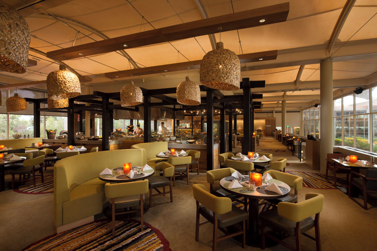 Food & Drinks 5, Sails In The Desert, Petermann-Simpson