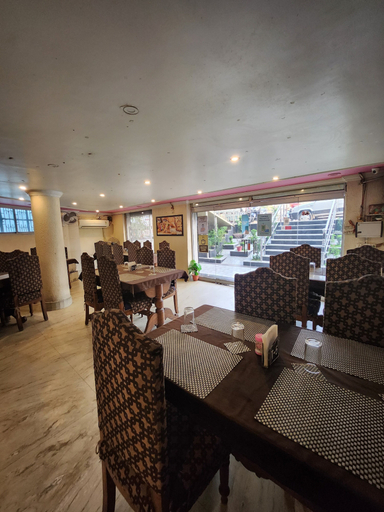 Food & Drinks 5, Hotel Priyanka International, Barddhaman