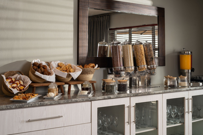 Food & Drinks 5, Protea Hotel by Marriott Walvis Bay Indongo, Walvisbay Urban