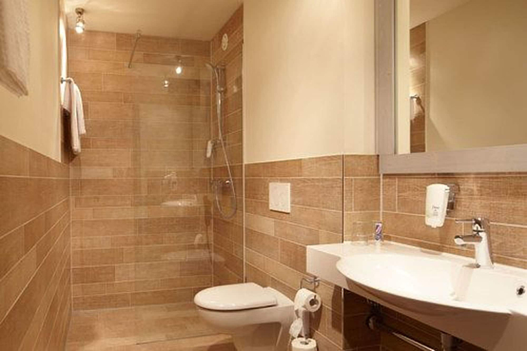 Bathroom 5, Beach Motel St. Peter-Ording, Nordfriesland
