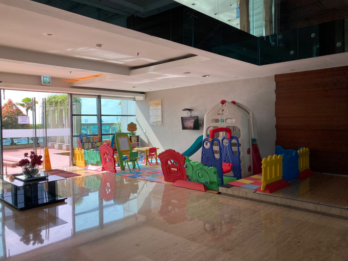 Family & Kids, Spacious and Comfy 2BR Apartment at Aryaduta Residence Surabaya By Travelio, Surabaya