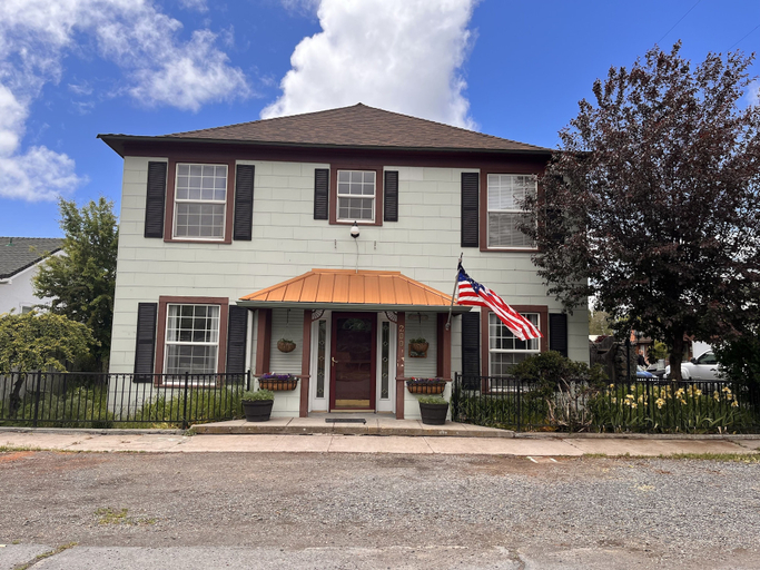 Exterior & Views, Butte Valley Bed and Breakfast, Siskiyou