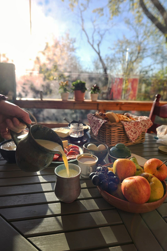 Food & Drinks 4, Alunis Retreat, Colti