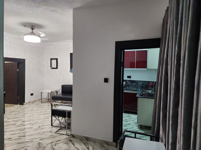 Others 4, The Milton Apartment, Kosofe