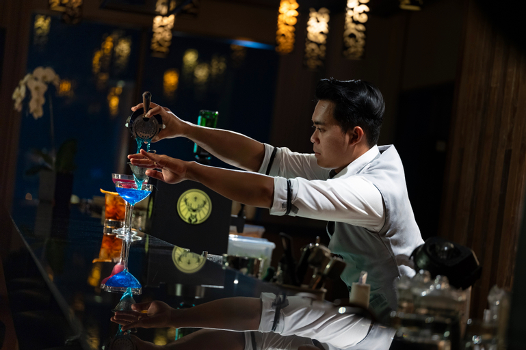 Food & Drinks 19