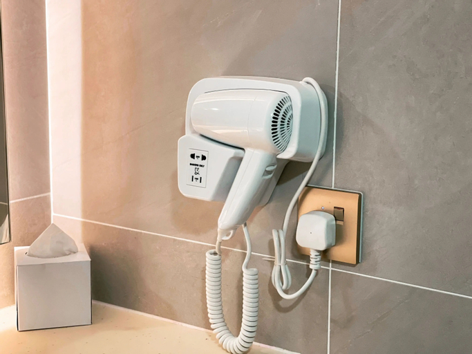 Bathroom 10