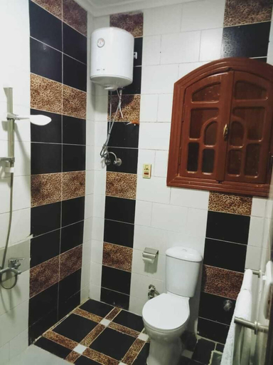 Bathroom 4, Nefertiti pyramids view -, Al-Ahram