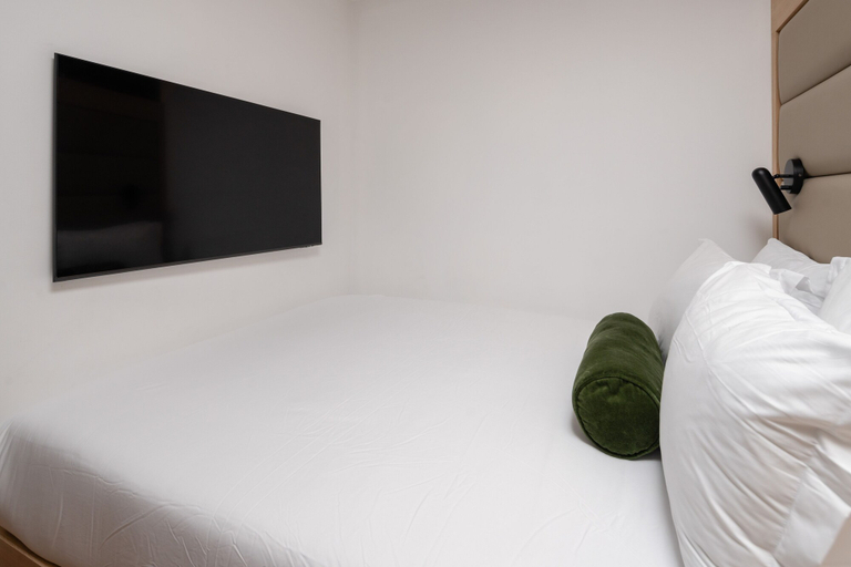Bedroom 4, Little Charlie Hotel, New York
