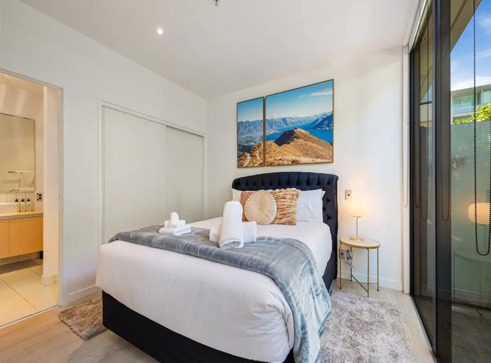 Bedroom 3, Charming 1BR in Wynyard Quarter I Zodiak Stays, Waitakere