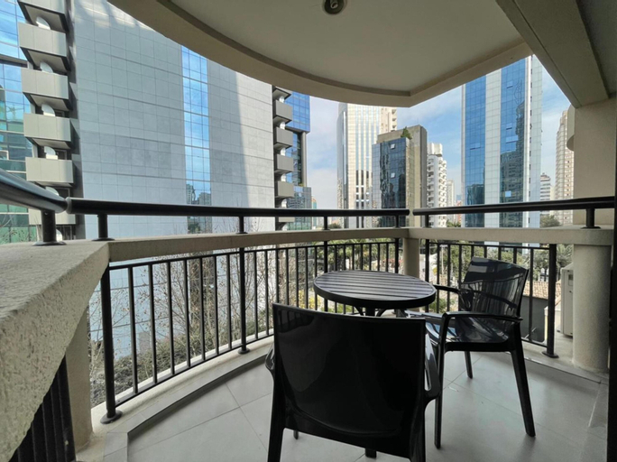 Exterior & Views 30