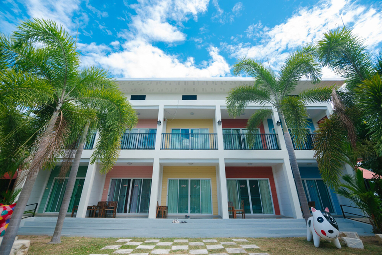 Exterior & Views 2, Reuan Chom Dao Resort, Chom Bung