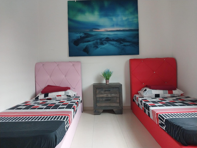 Others 5, 3 airconditioned bedroom in Muar Town, Muar
