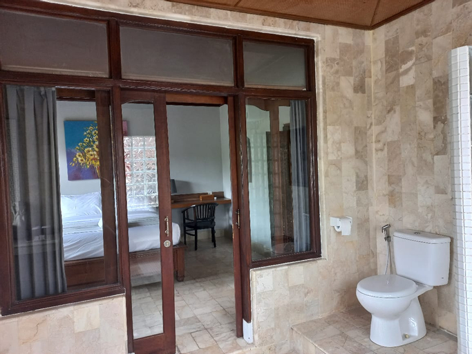 Bathroom 15