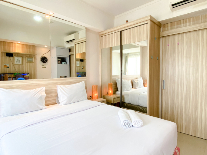 Bedroom 5, Cozy and Minimalist 1BR Oasis Cikarang Apartment By Travelio, Cikarang