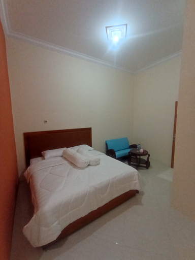 Bedroom 5, Kresna Guest House Syariah Pacitan, Pacitan
