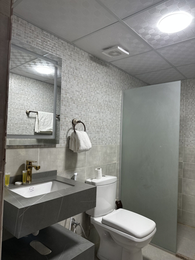Bathroom 4, Luxury purple bubble tents, Quaira
